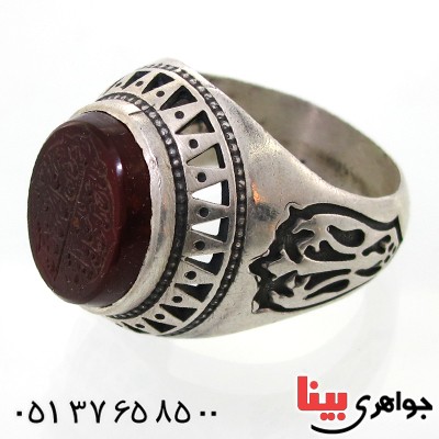 انگشتر عقیق قرمز مردانه درشت سیاه قلم اسلیمی با حکاکی و من یتق الله