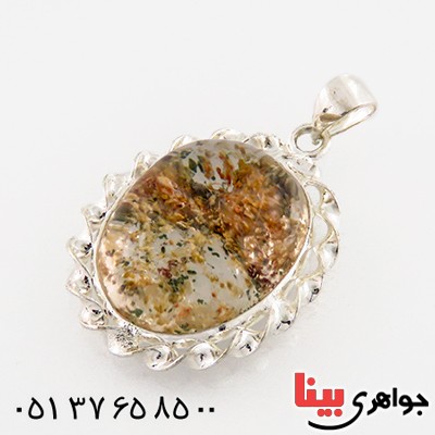 گردنبند در منظره ای با طرح خزان