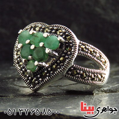 انگشتر زمرد درجه یک زنانه درشت مدل قلب فاخر_کد:13273 انگشتر زمرد درجه یک زنانه درشت مدل قلب فاخر_کد:13273