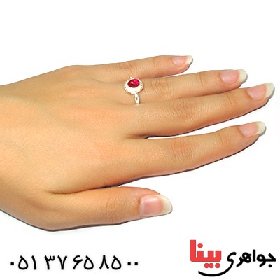 انگشتر جید سرخ دور پیچ