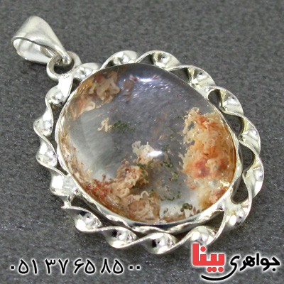 گردنبند در منظره ای با طرح زیبای پاییز گردنبند در منظره ای با طرح زیبای پاییز