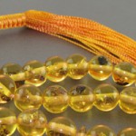 تسبیح کهربا پودری حشره ای عالی ۳۳ دانه ای