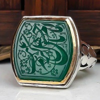 انگشتر عقیق سبز مردانه درشت با حکاکی گود و هنری