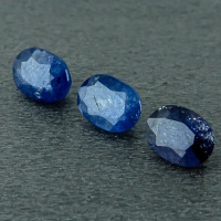 نگین انگشتر یاقوت کبود خوشرنگ 3 عددی _کد:22759