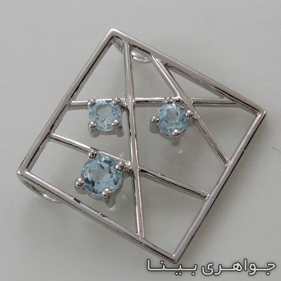 گردنبند آکوآمارین مربعی سه نگین