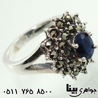 انگشتر یاقوت کبود و حدید طرح گل زنانه