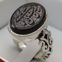 انگشتر عقیق یمنی مشکی دست ساز با حکاکی پنج تن