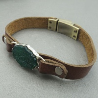 دستبند عقیق سبز خطی با حکاکی لبیک یا حسین 