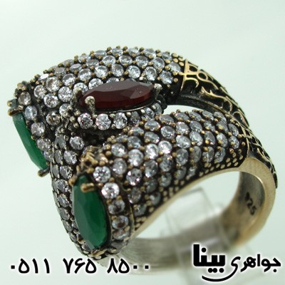 انگشتر جید سبز و سرخ سه نگین