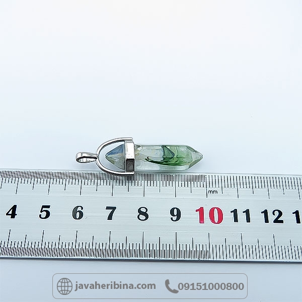 گردنبند در منظره ای زیبا _کد:34756