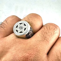 انگشتر نقره مردانه با حکاکی ستاره سلیمان _کد:34943