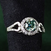 انگشتر الماس موزونایت سبز نقره زنانه _کد:35005