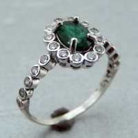 انگشتر زمرد نقره زنانه خوش رنگ و ظریف _کد:35271