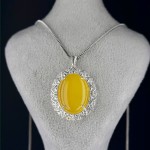 گردنبند عقیق شرف الشمس طلاروس رنانه درشت سایز 18*25
