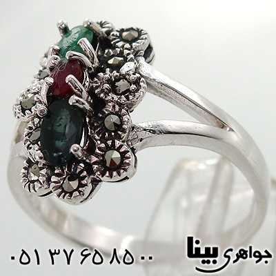 انگشتر چند جواهر یاقوت و زمرد طرح سوسن