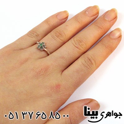 انگشتر زمرد زنانه طرح گل زیبا