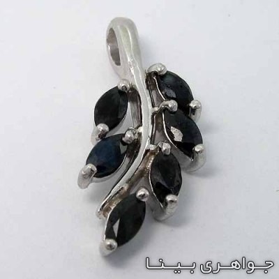 گردنبند یاقوت کبود طرح برگ پنج نگین