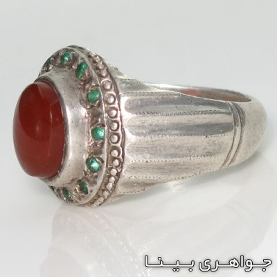 انگشتر عقیق یمنی و زمرد